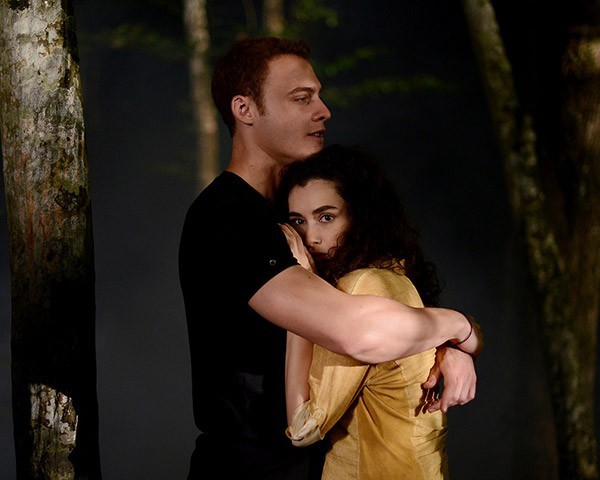 Hande Doğandemir Fotoğrafı