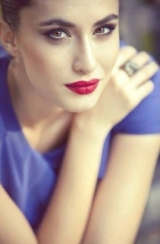 Hande Doğandemir Fotoğrafı