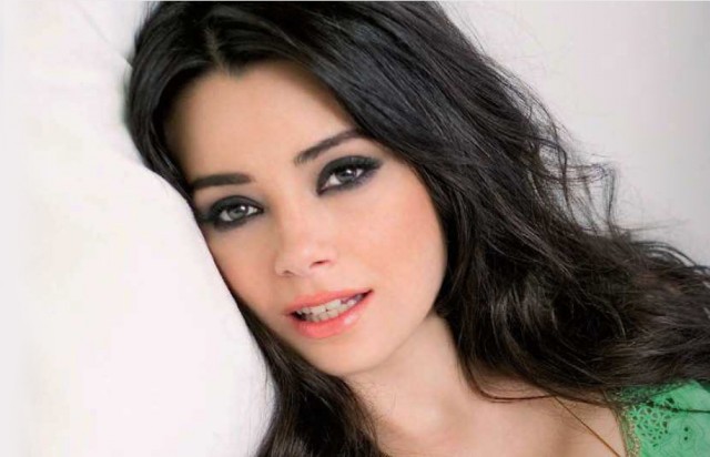 Özgü Namal Fotoğrafı