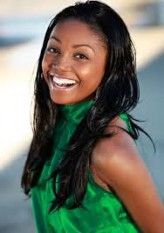 Elle Young fotoğrafı