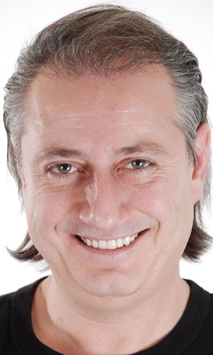 Ayhan Işık (i) Fotoğrafı