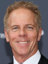 Greg Germann fotoğrafı