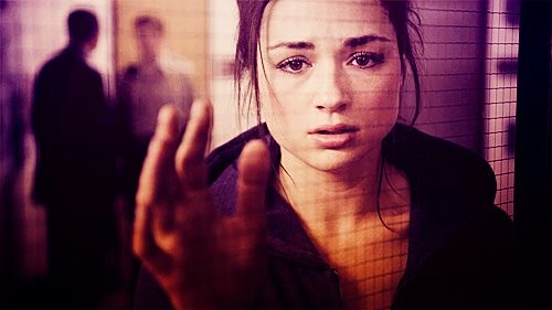 Crystal Reed Fotoğrafı