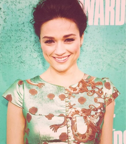 Crystal Reed Fotoğrafı