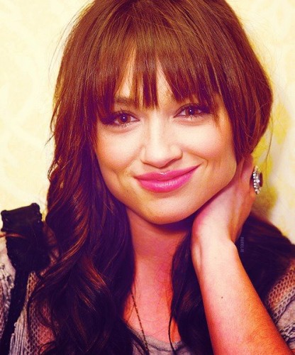 Crystal Reed Fotoğrafı