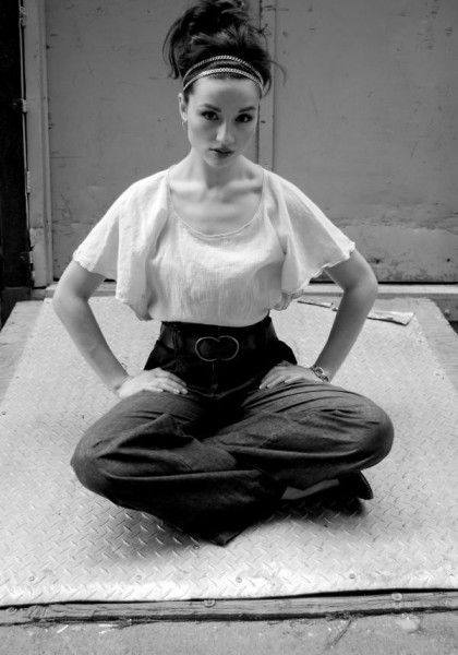 Crystal Reed Fotoğrafı