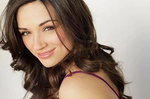 Crystal Reed Fotoğrafı