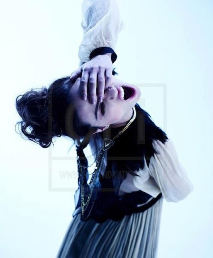 Crystal Reed Fotoğrafı