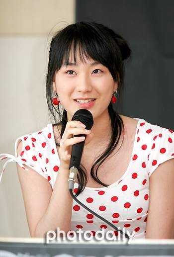 Ah-yung Ahn Fotoğrafı