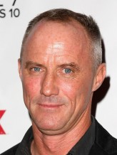 Robert John Burke fotoğrafı