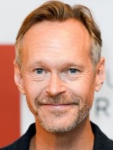 Steven Mackintosh fotoğrafı