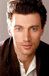 Bryce Pinkham fotoğrafı