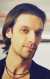 Adam Bogen fotoğrafı