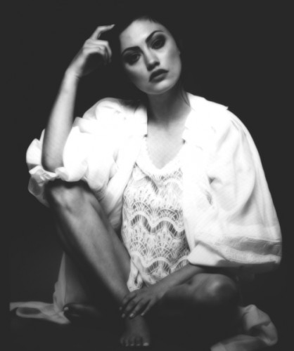 Phoebe Tonkin Fotoğrafı