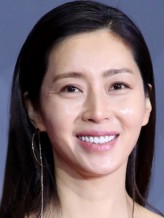 Song Yoon-ah fotoğrafı