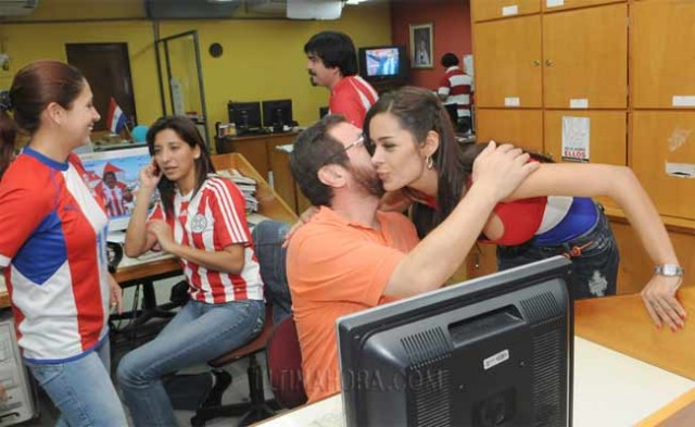 Larissa Riquelme Fotoğrafı