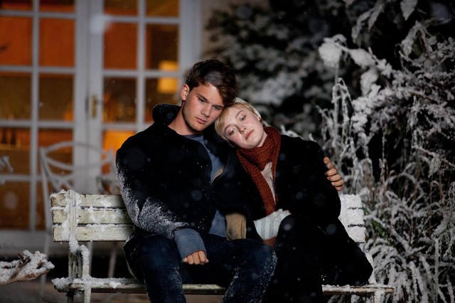 Jeremy Irvine Fotoğrafı