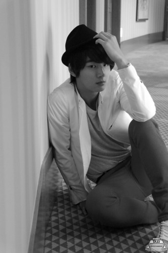 Yoon Si Yoon Fotoğrafı