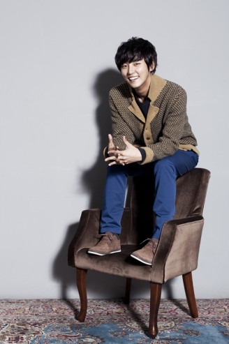 Yoon Si Yoon Fotoğrafı