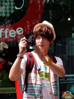 Yoon Si Yoon Fotoğrafı