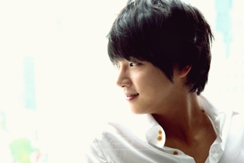 Yoon Si Yoon Fotoğrafı