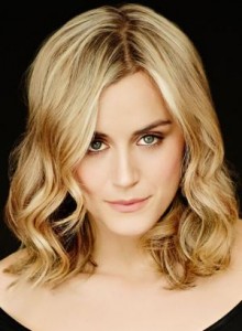 Taylor Schilling Fotoğrafı