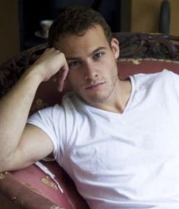 Kerem Bürsin Fotoğrafı