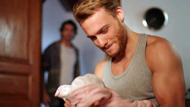 Kerem Bürsin fotoğrafı