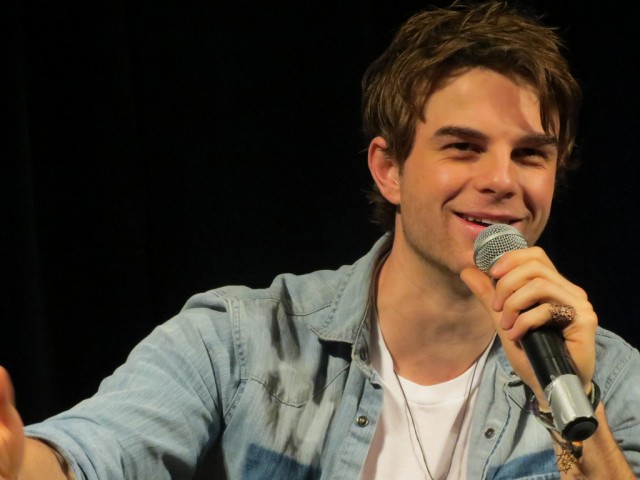 Nathaniel Buzolic fotoğrafı