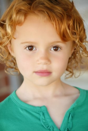 Maggie Elizabeth Jones Fotoğrafı