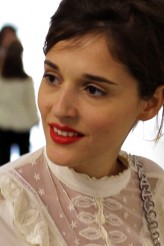 Lola Bessis fotoğrafı