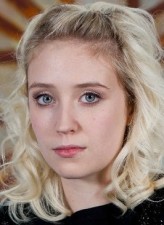 Lily Loveless fotoğrafı
