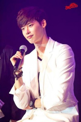 Lee Jong-suk Fotoğrafı