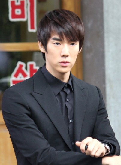 Yoo Yun-suk Fotoğrafı