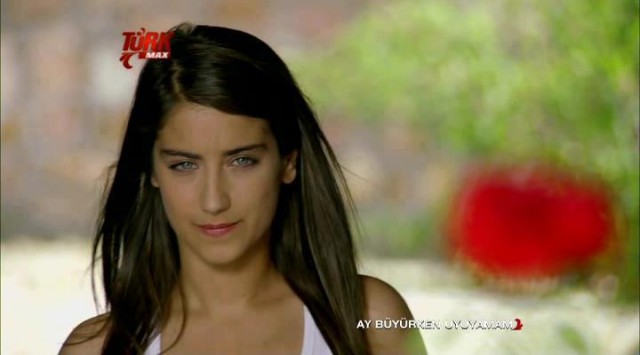Hazal Kaya Fotoğrafı