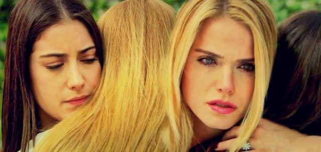 Hazal Kaya Fotoğrafı