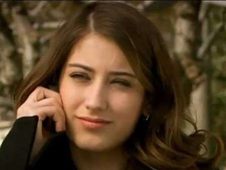 Hazal Kaya Fotoğrafı