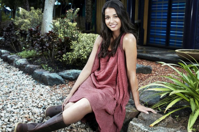 Naomi Scott Fotoğrafı