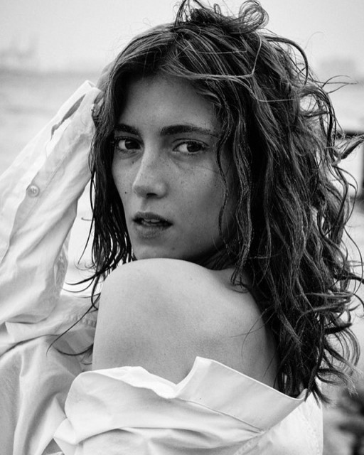 Sarah-sofie Boussnina Fotoğrafı