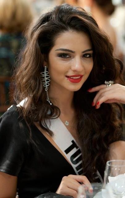 Melisa Aslı Pamuk Fotoğrafı