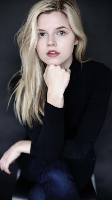 Ana Mulvoy-Ten Fotoğrafı