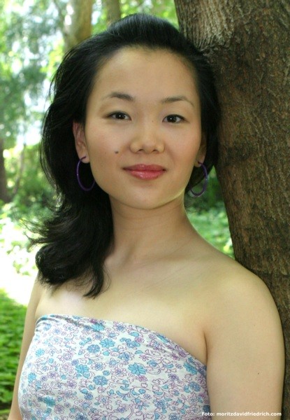 Yvonne Yung Hee Fotoğrafı