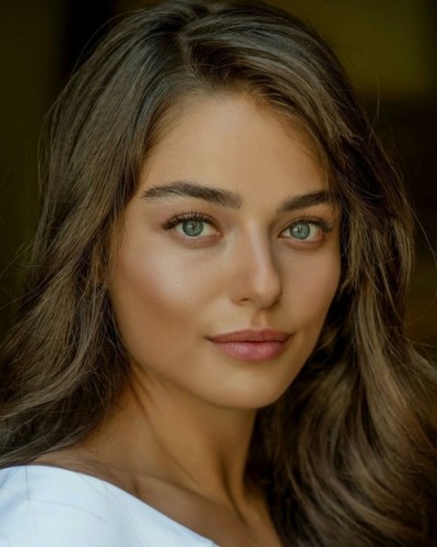 Ayça Ayşin Turan Fotoğrafı