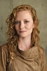 Wrenn Schmidt fotoğrafı