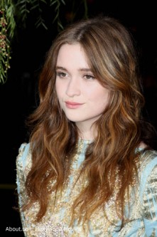 Alice Englert Fotoğrafı