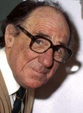 Michael Hordern fotoğrafı