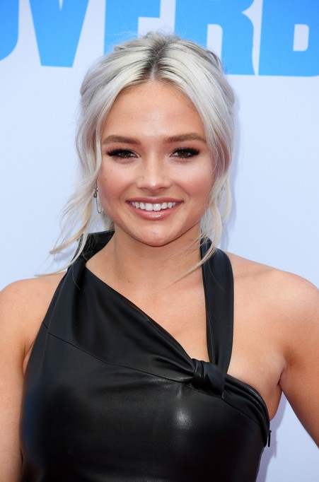 Natalie Alyn Lind Fotoğrafı