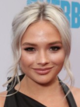 Natalie Alyn Lind fotoğrafı