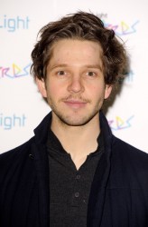 Damien Molony fotoğrafı