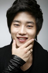 Kim Min-suk fotoğrafı